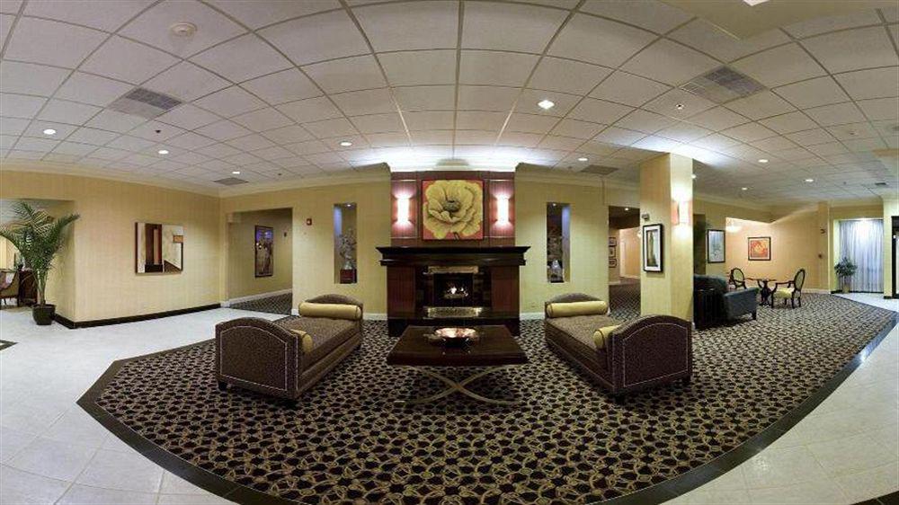 Hotel Akron-west By Ihg 3*