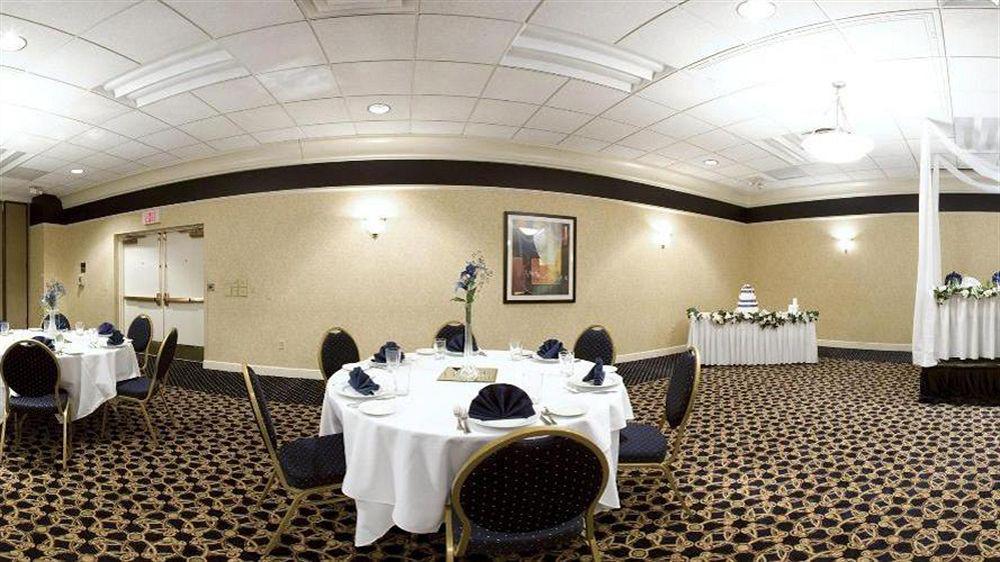 Hotel Akron-west By Ihg Montrose