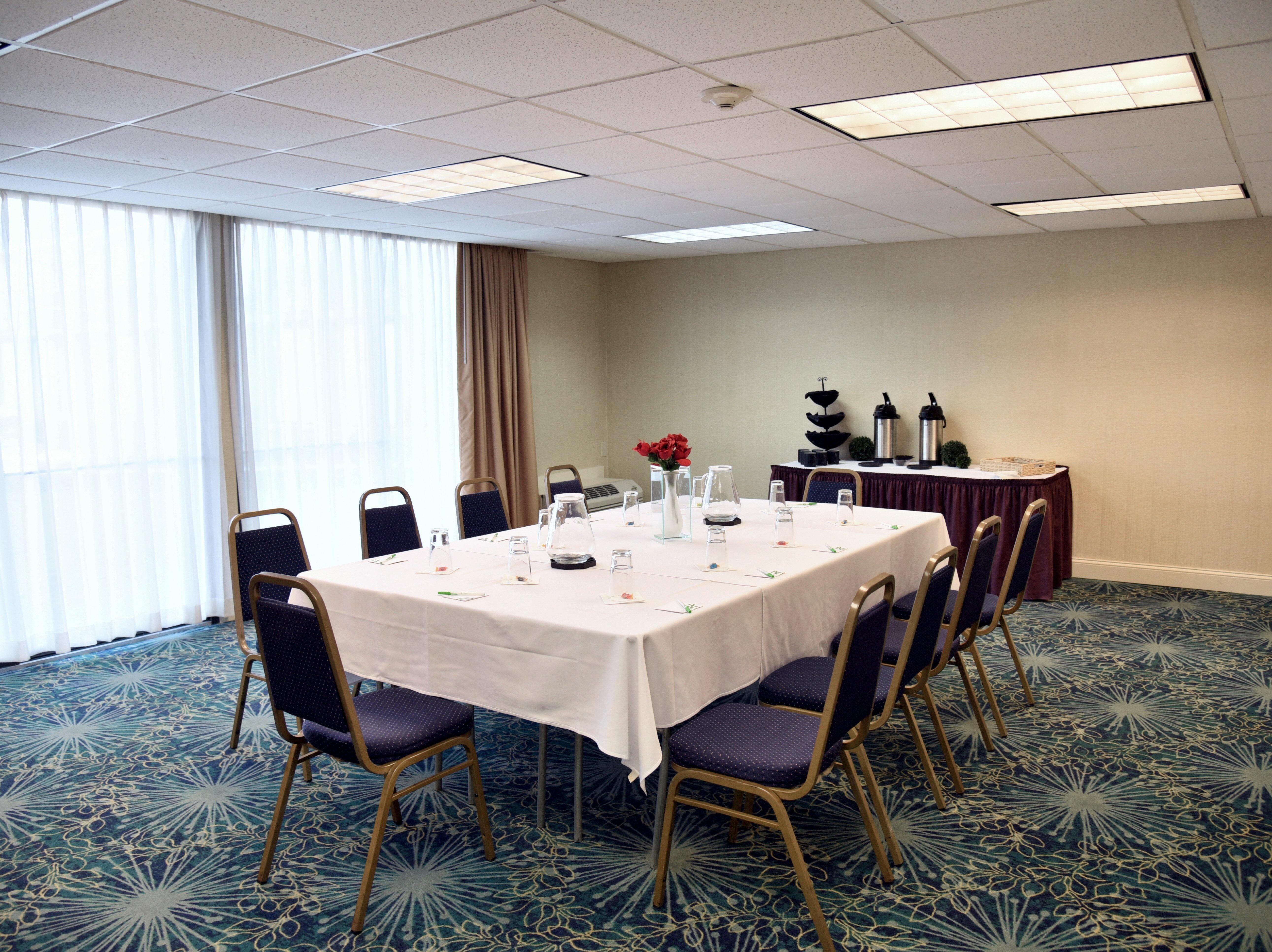 Akron-west By Ihg Montrose