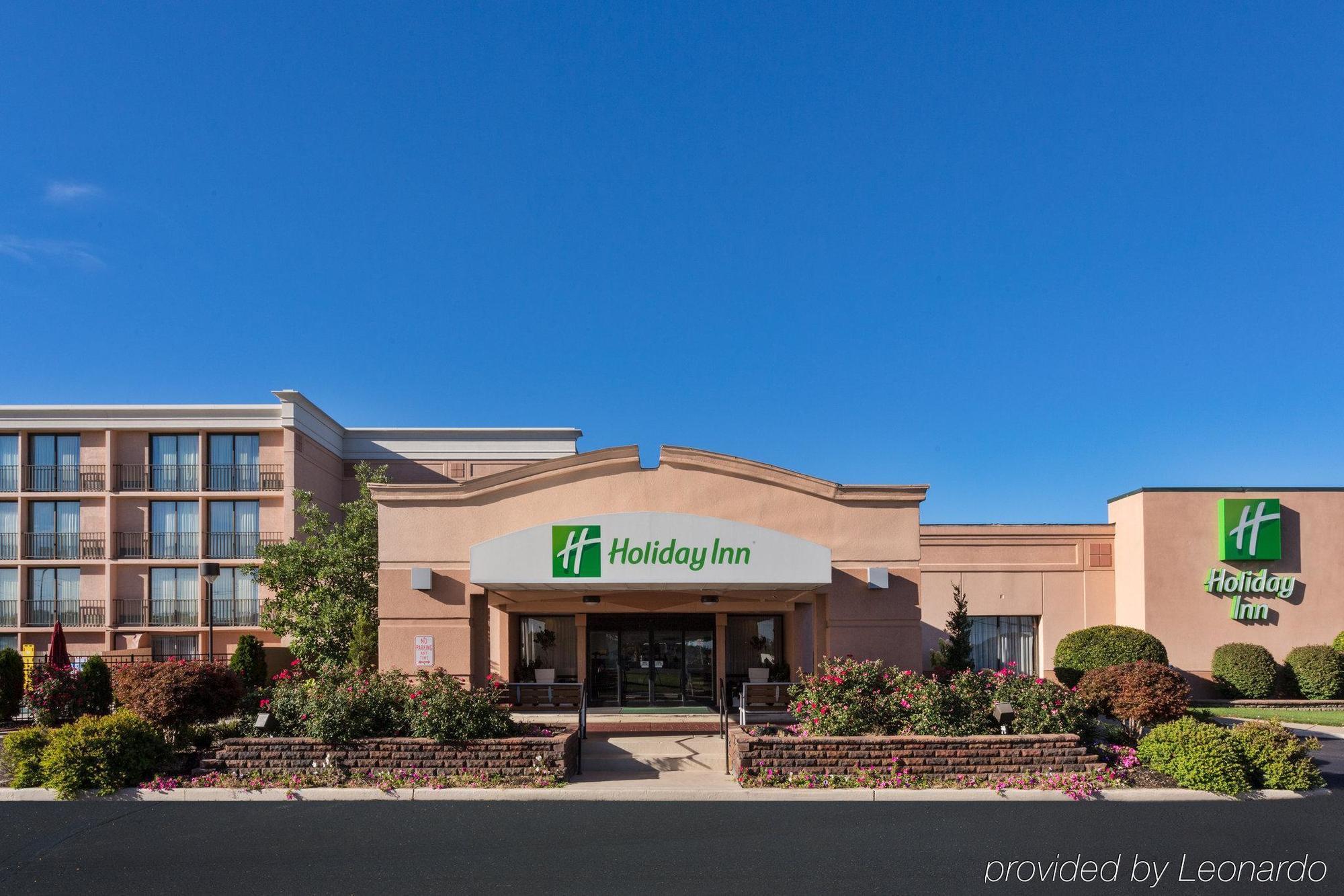 Akron-west By Ihg Hotel 3*