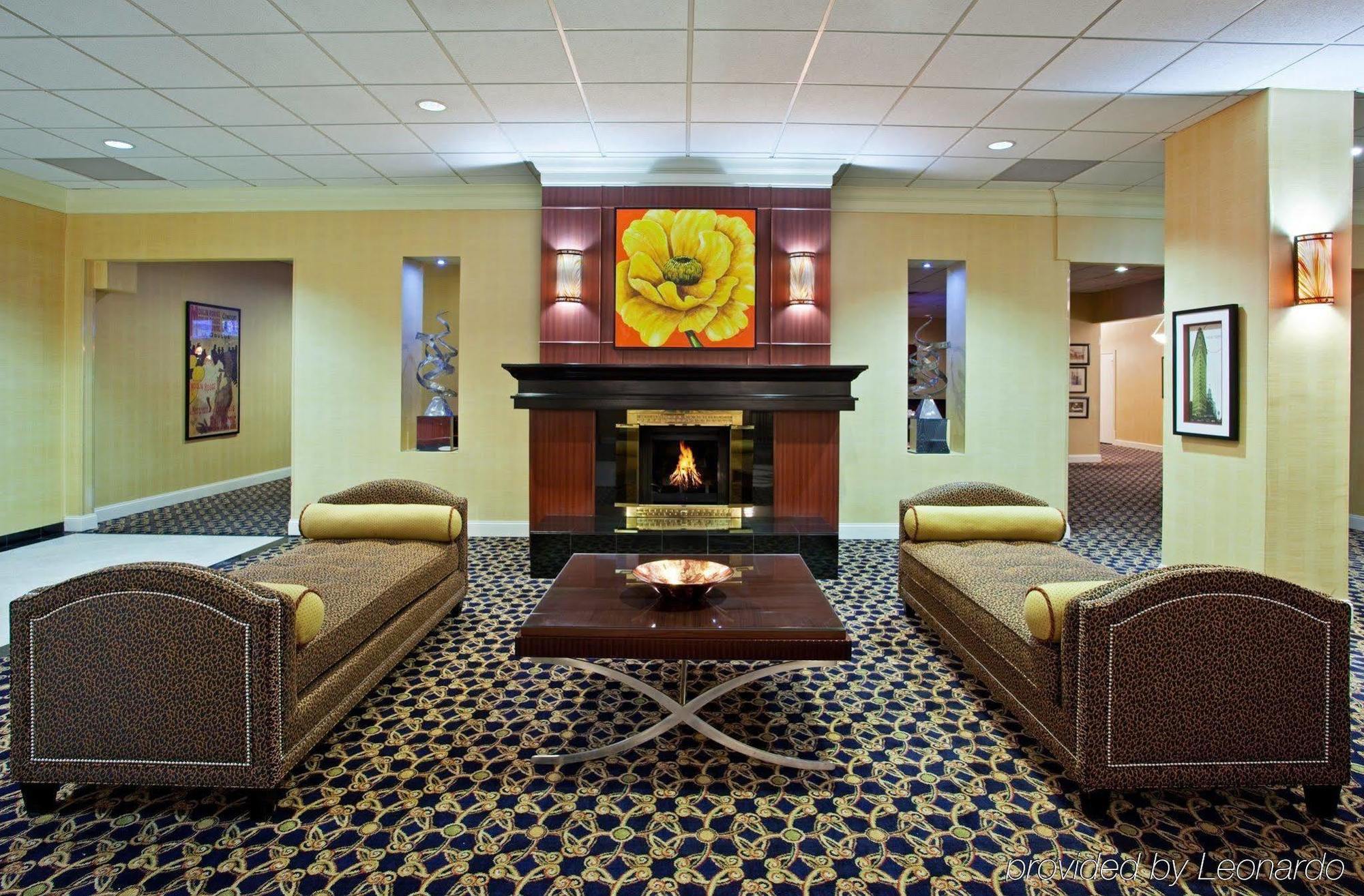 Akron-west By Ihg Hotel 3*