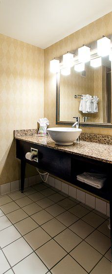 Akron-west By Ihg 3*