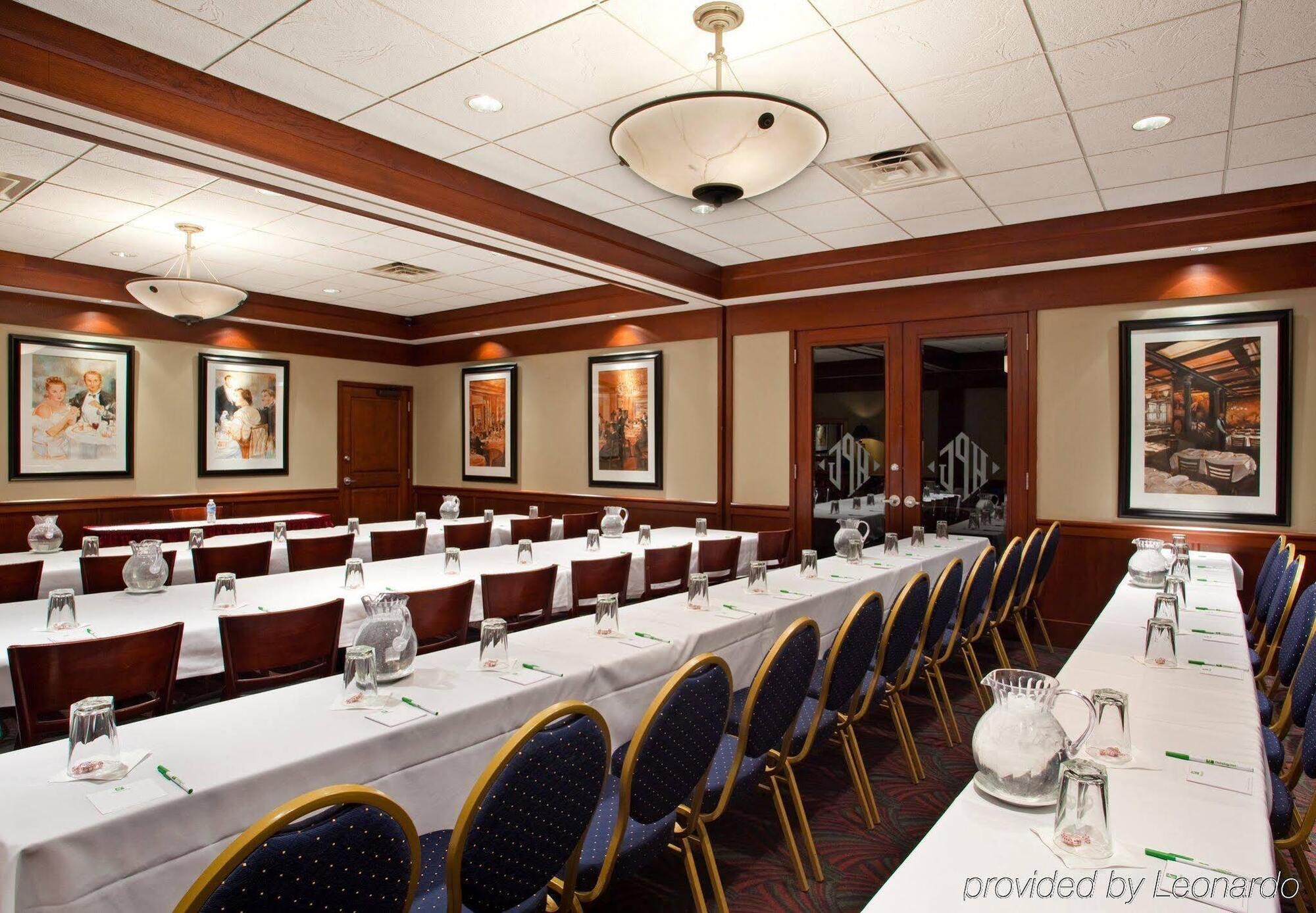 Akron-west By Ihg 3* Montrose