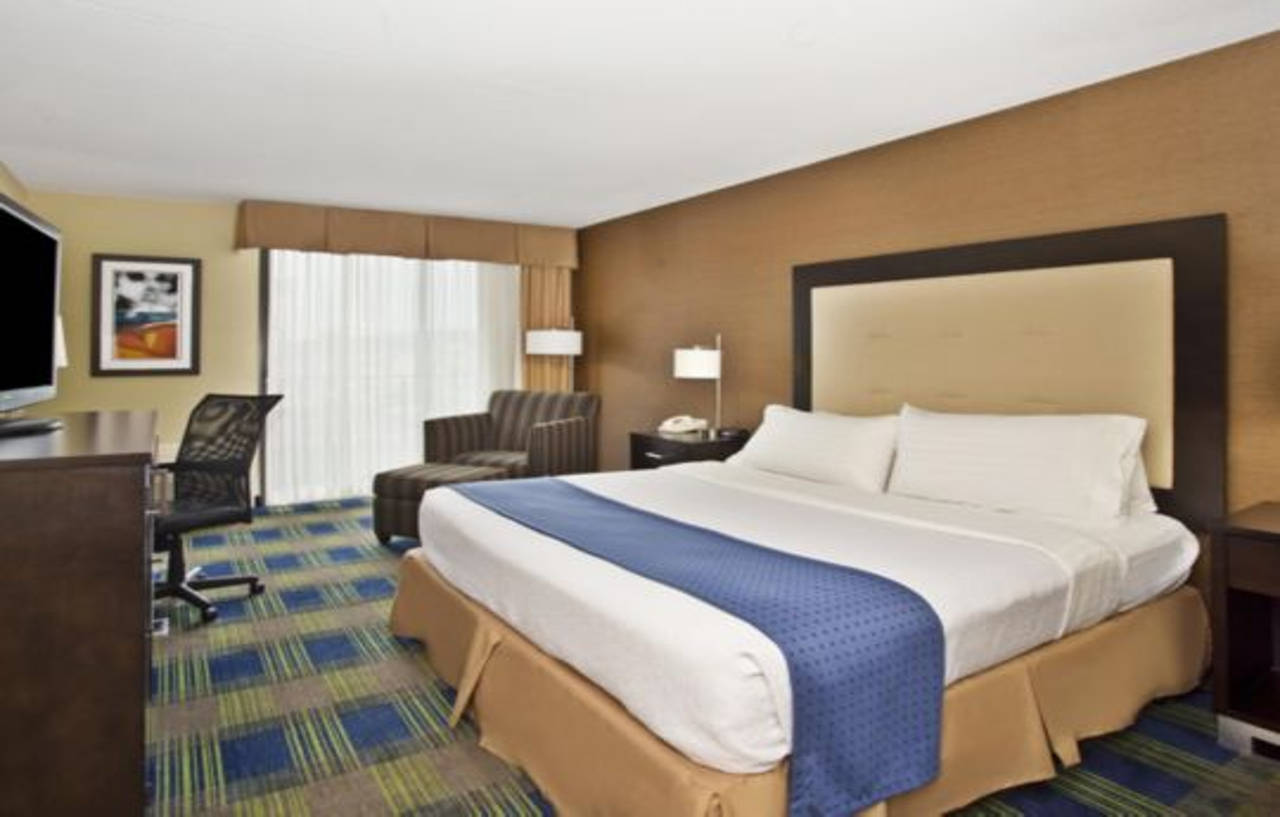Akron-west By Ihg 3* Montrose