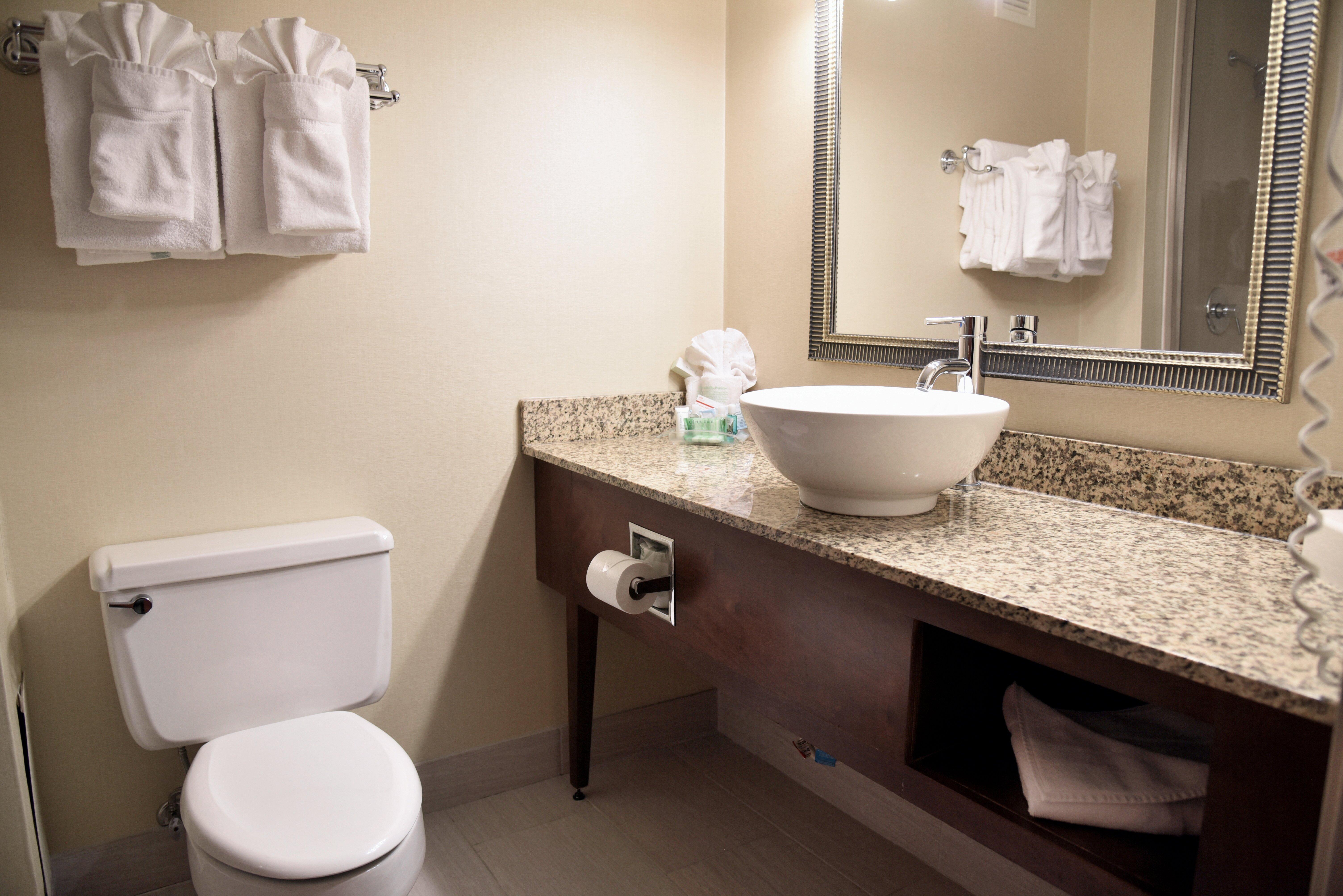 Hotel Akron-west By Ihg 3*
