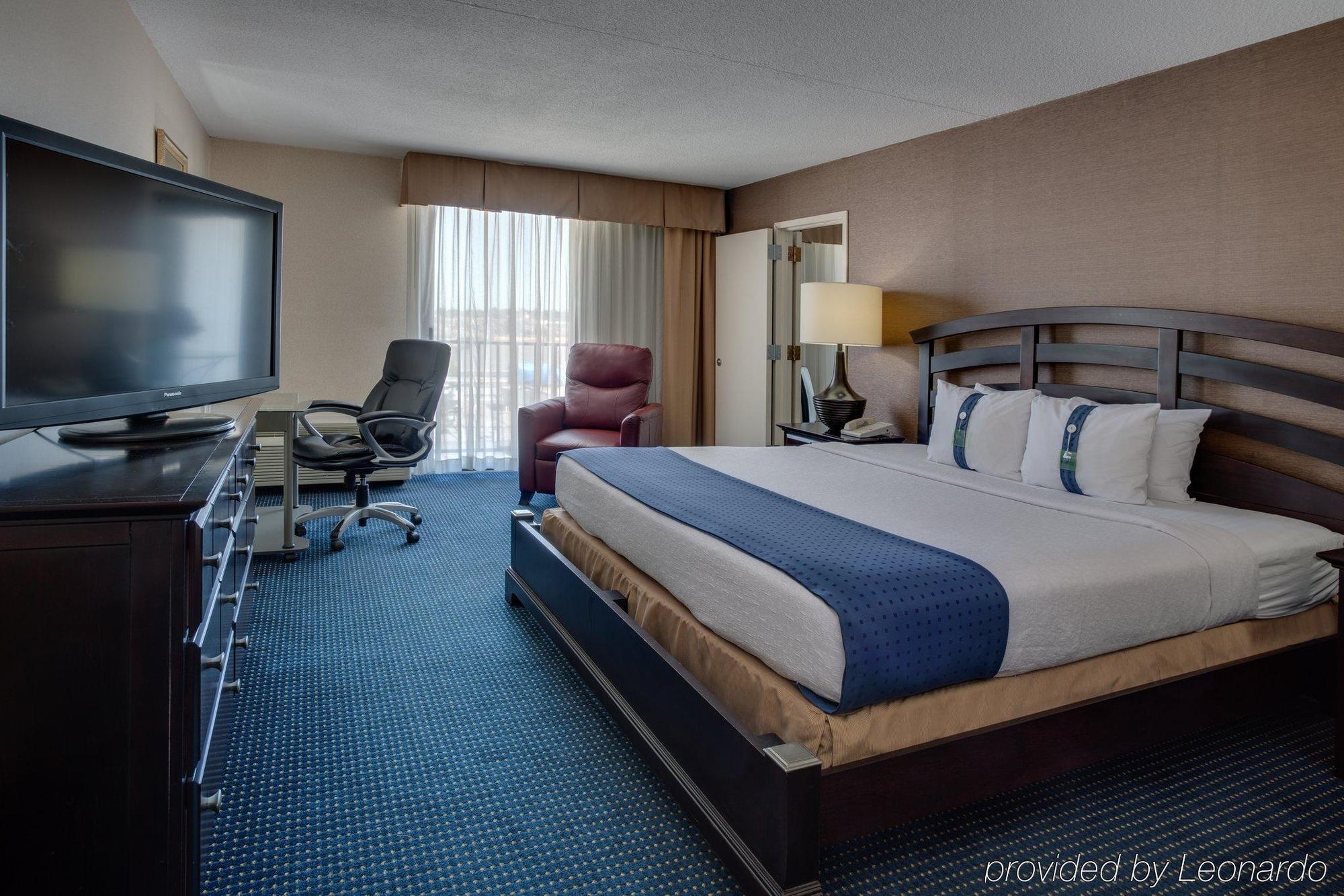 Hotel Akron-west By Ihg Montrose