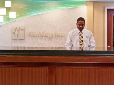 Hotel Akron-west By Ihg Montrose