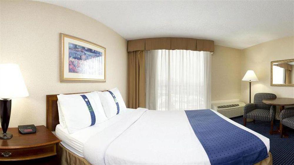 Akron-west By Ihg