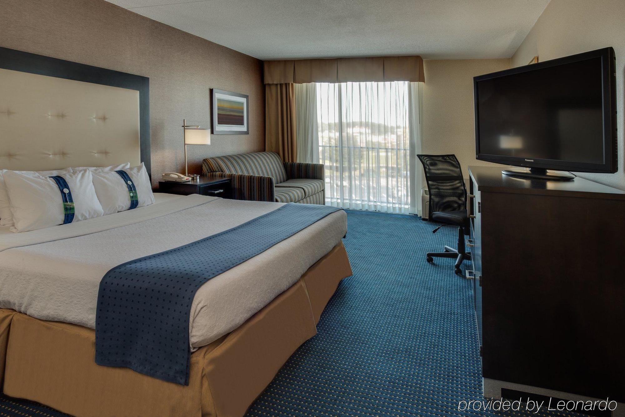 Akron-west By Ihg 3*