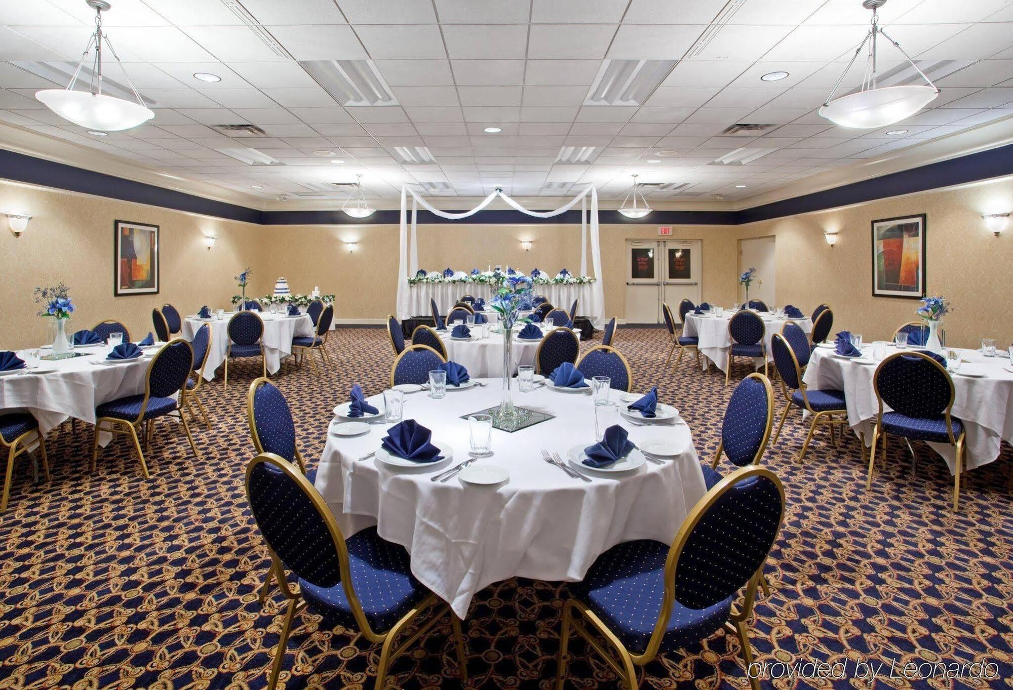 Hotel Akron-west By Ihg Montrose